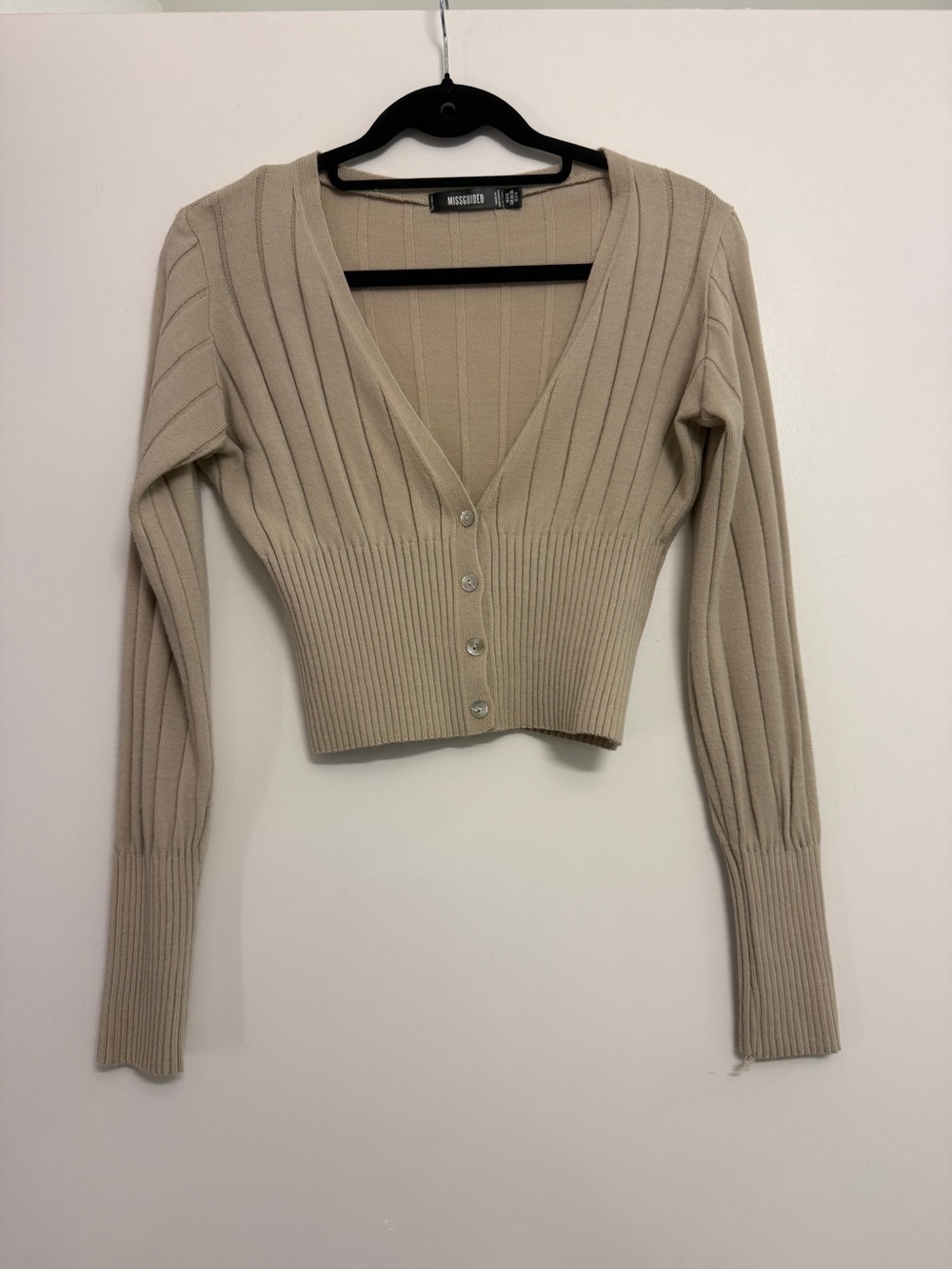 Missguided Beige Ribbed V-Neck Button-Up Cropped Cardigan